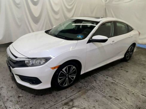 Used 2018 Honda Civic EX-L image 4