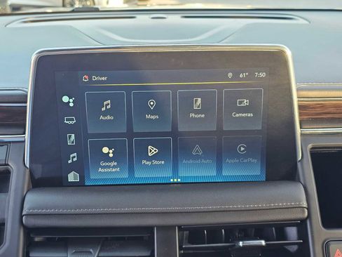 Used 2023 Chevrolet Suburban Z71 w/ Luxury Package image 26