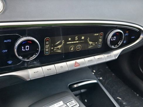 Used 2025 Genesis GV70 3.5T Sport image 20