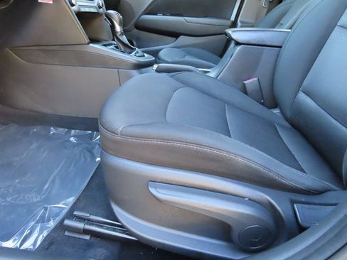 Used 2018 Hyundai Elantra SEL image 16