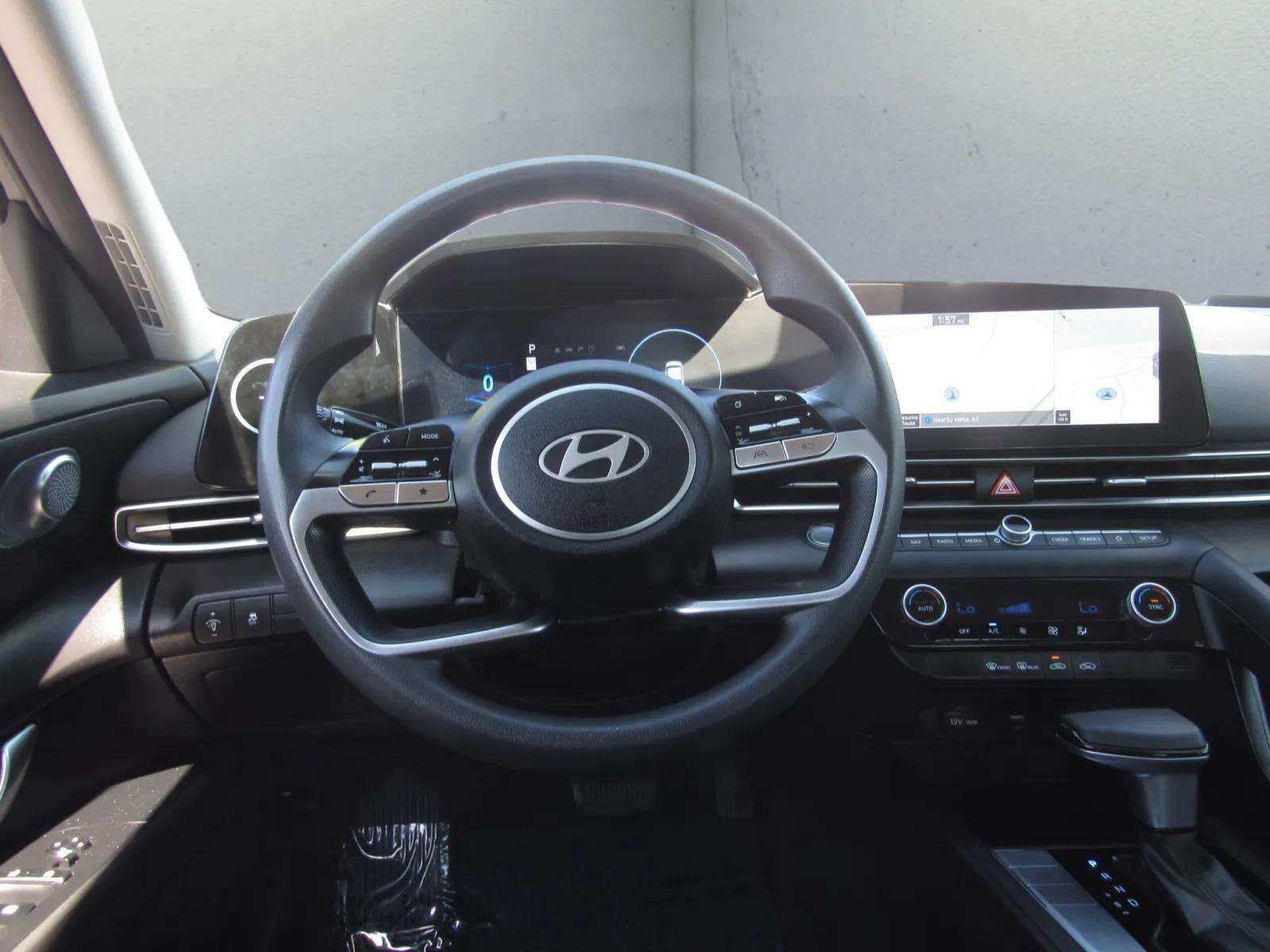 Used 2024 Hyundai Elantra SEL FWD image 21