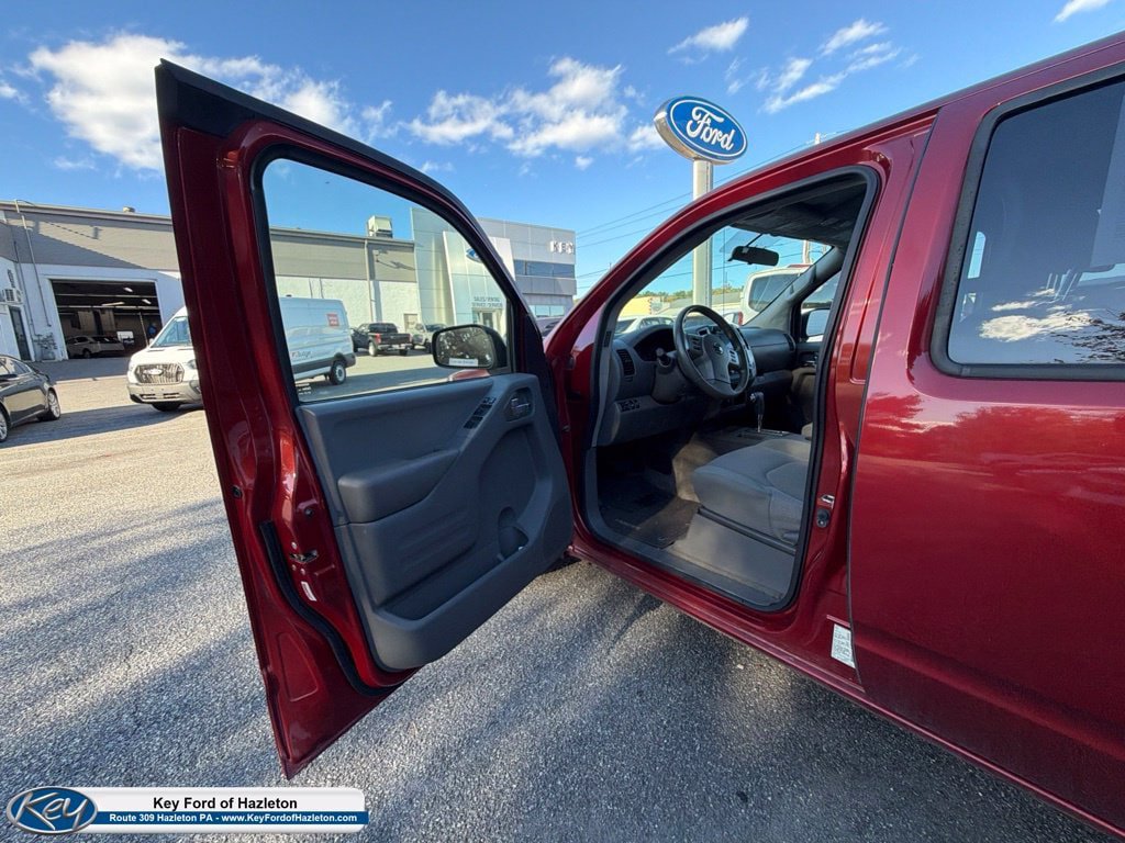 Used 2018 Nissan Frontier SV AWD/4WD image 13