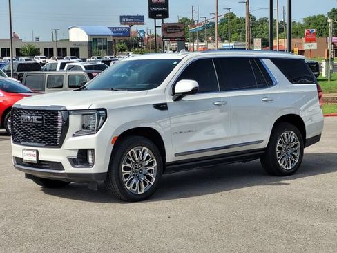 Used 2023 GMC Yukon Denali Ultimate AWD/4WD image 4