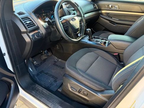Used 2019 Ford Explorer XLT AWD/4WD image 13