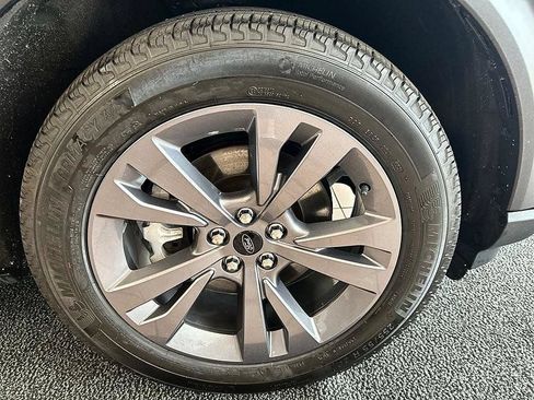Used 2023 Ford Explorer XLT w/ Equipment Group 202A AWD/4WD image 33