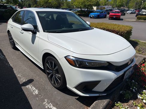 Used 2024 Honda Civic EX image 3