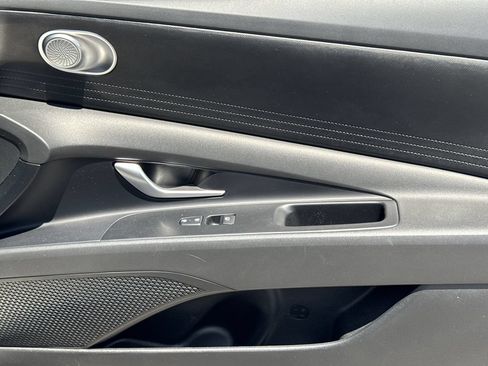 Certified 2025 Hyundai Elantra Hybrid FWD image 14