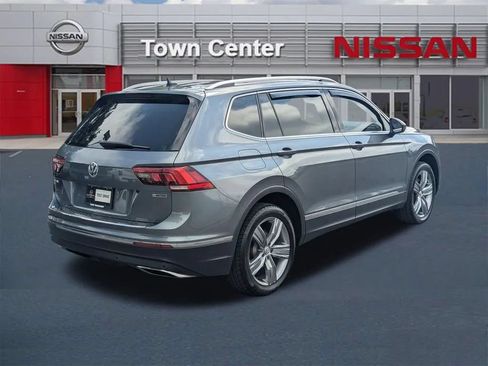 Used 2020 Volkswagen Tiguan SEL AWD/4WD image 7