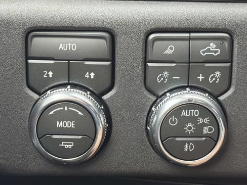 Used 2026 GMC Sierra 1500 SLT AWD/4WD image 25