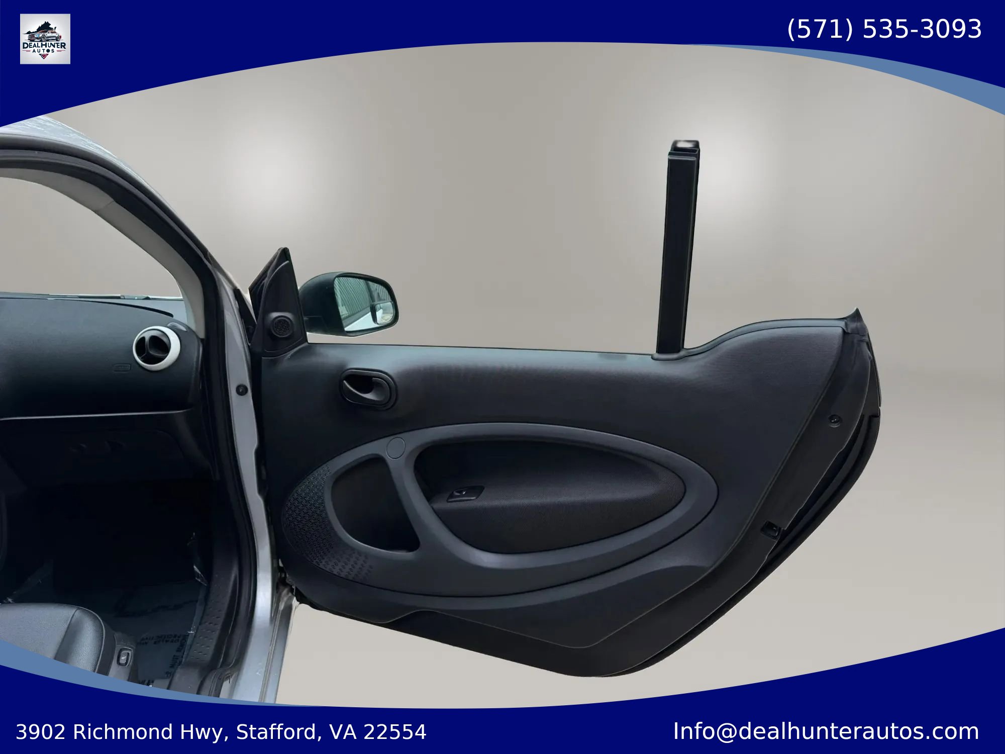 Used 2016 smart fortwo pure RWD image 10