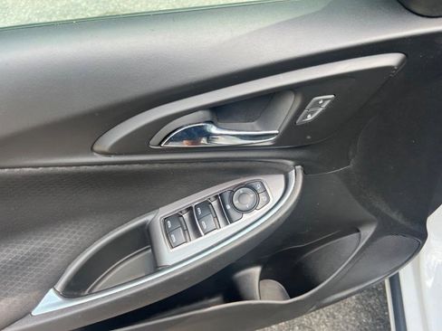 Used 2019 Chevrolet Malibu LT image 8