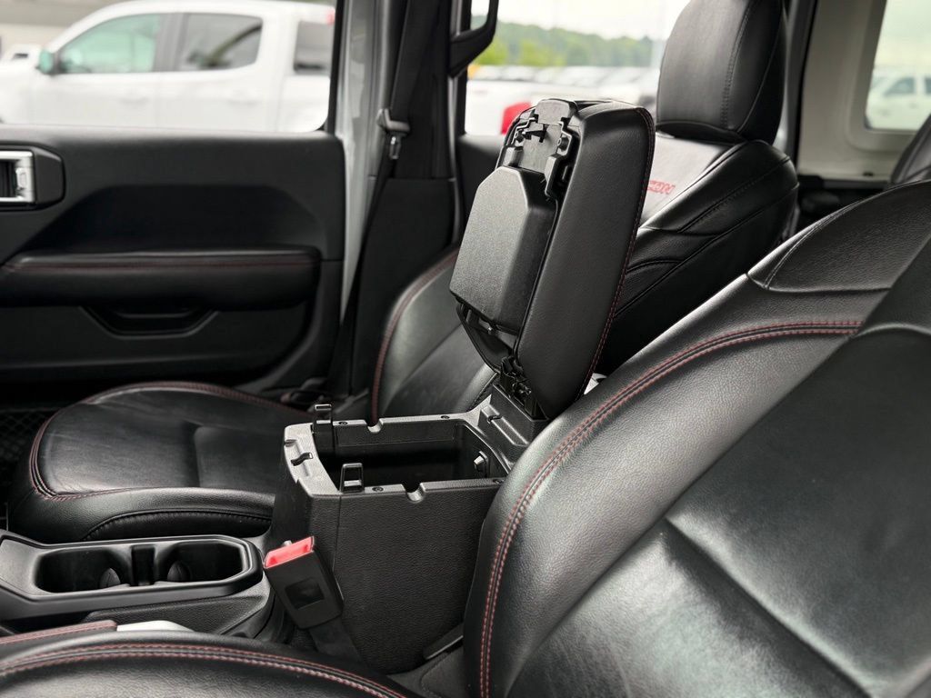 Used 2018 Jeep Wrangler Unlimited Rubicon w/ Uconnect 4C Nav & Sound Group AWD/4WD image 26