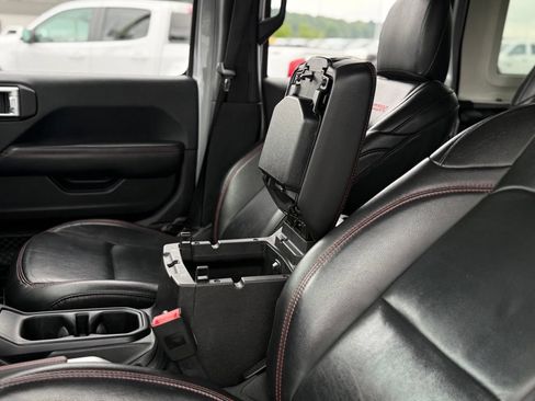 Used 2018 Jeep Wrangler Unlimited Rubicon w/ Uconnect 4C Nav & Sound Group AWD/4WD image 26