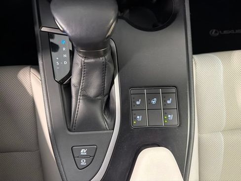 Used 2024 Lexus UX 250h FWD w/ Premium Package image 22