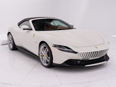 Used 2025 Ferrari Roma Spider RWD image 16