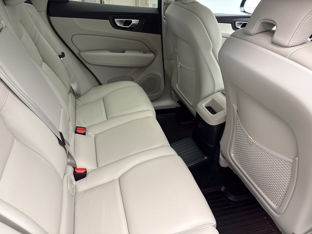 Used 2024 Volvo XC60 T8 Plus w/ Protection Package Premier AWD/4WD image 29