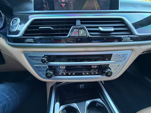 Used 2016 BMW 750i xDrive image 21