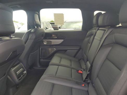 New 2025 Lincoln Nautilus Reserve AWD/4WD image 10