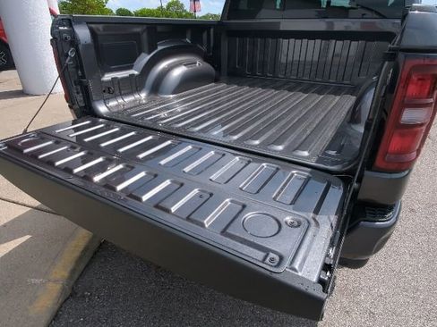 New 2026 RAM 1500 4x4 Crew Cab image 39