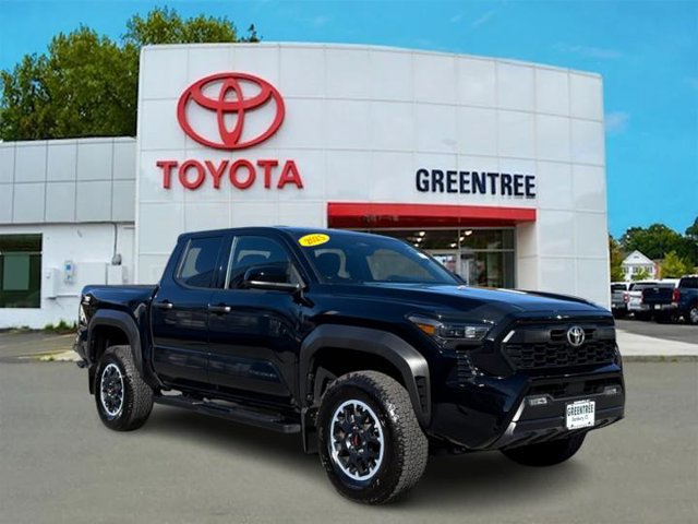 Used 2025 Toyota Tacoma TRD Off-Road AWD/4WD image 1