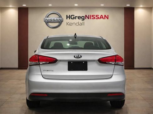 Used 2018 Kia Forte LX FWD image 6