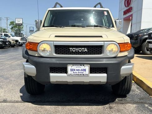 Used 2008 Toyota FJ Cruiser 4WD image 2