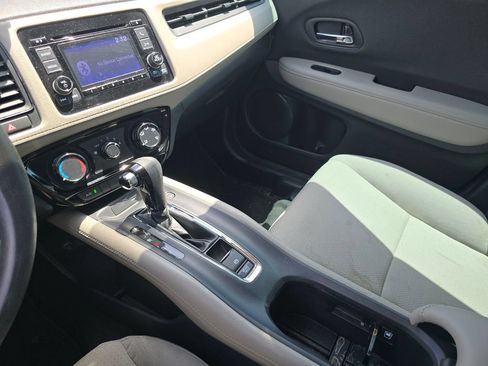 Used 2022 Honda HR-V LX image 23