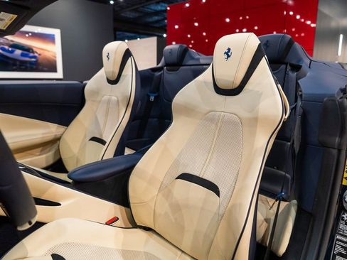 Certified 2024 Ferrari Roma Spider image 4