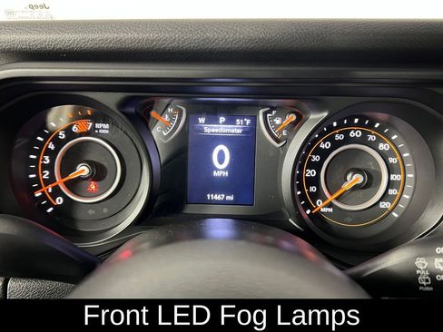 Used 2025 Jeep Wrangler Sport image 23