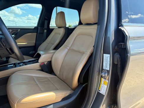 Used 2022 Lincoln Corsair Reserve w/ Luxury Package FWD image 10