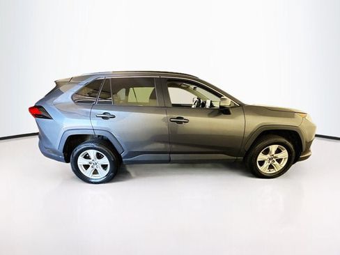 Used 2021 Toyota RAV4 XLE AWD/4WD image 4