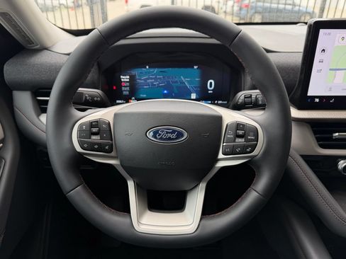 New 2026 Ford Explorer Active RWD image 13