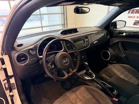 Used 2013 Volkswagen Beetle 2.0T image 12