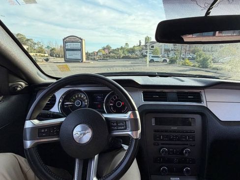 Used 2013 Ford Mustang Premium w/ V6 Performance Pkg RWD image 9