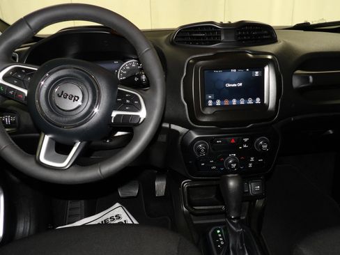 Used 2021 Jeep Renegade Latitude FWD image 11