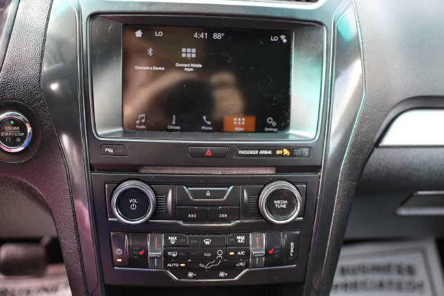 Used 2017 Ford Explorer XLT w/ Equipment Group 201A FWD image 28