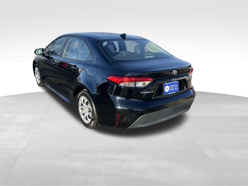 Used 2024 Toyota Corolla LE image 3