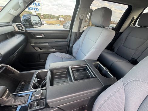 Used 2024 Toyota Tundra SR5 w/ SR5 Convenience Package AWD/4WD image 9