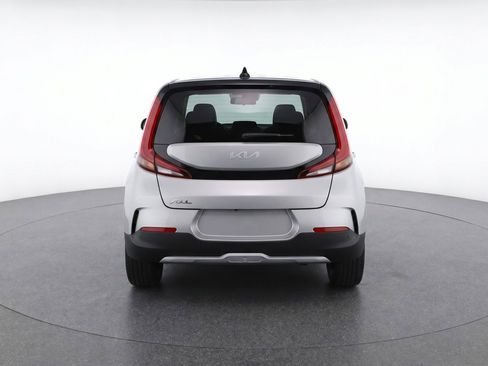 Used 2025 Kia Soul LX w/ LX Technology Package FWD image 7