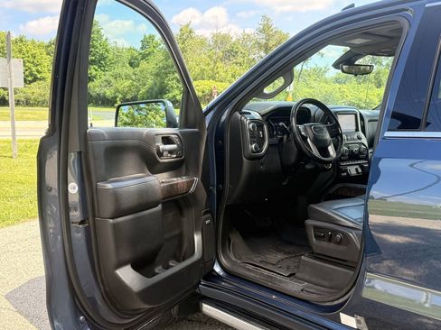 Used 2019 GMC Sierra 1500 Denali w/ Denali Ultimate Package AWD/4WD image 12