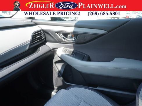 Used 2023 Subaru Outback Premium image 31