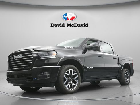 Used 2025 RAM 1500 Laramie image 31