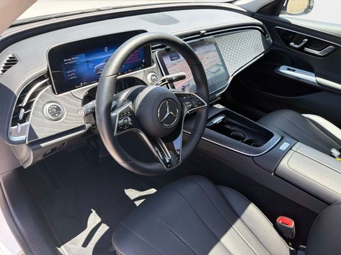Used 2025 Mercedes-Benz E 350 Sedan image 17