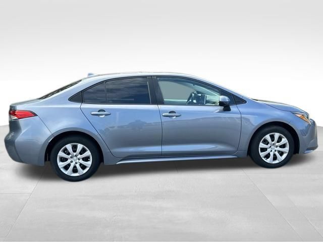 Used 2020 Toyota Corolla LE FWD image 6