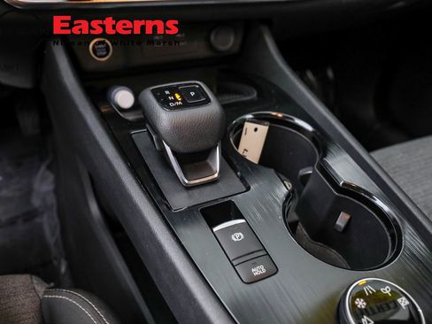 Used 2022 Nissan Rogue SV image 21