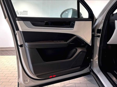 New 2026 Porsche Cayenne AWD/4WD image 24