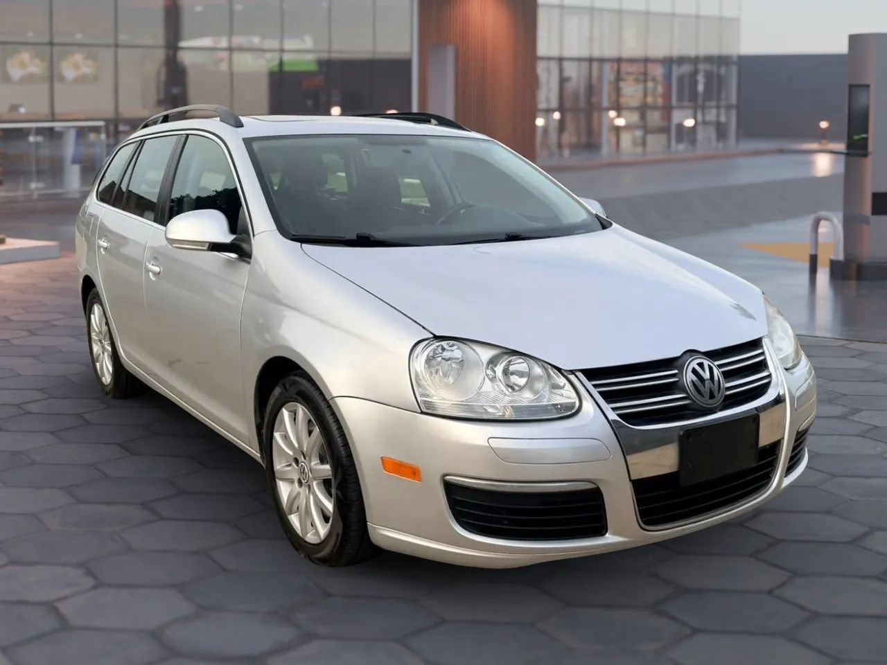 Used 2009 Volkswagen Jetta TDI FWD image 3