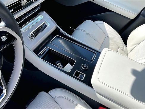 Used 2025 Lincoln Aviator Reserve w/ Equipment Group 201A image 16