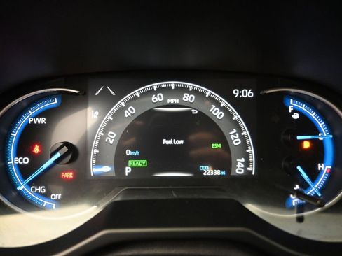 Used 2025 Toyota RAV4 XLE AWD/4WD image 7