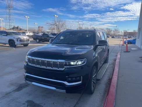 Used 2022 Jeep Grand Wagoneer Series II w/ Premium Group II image 1